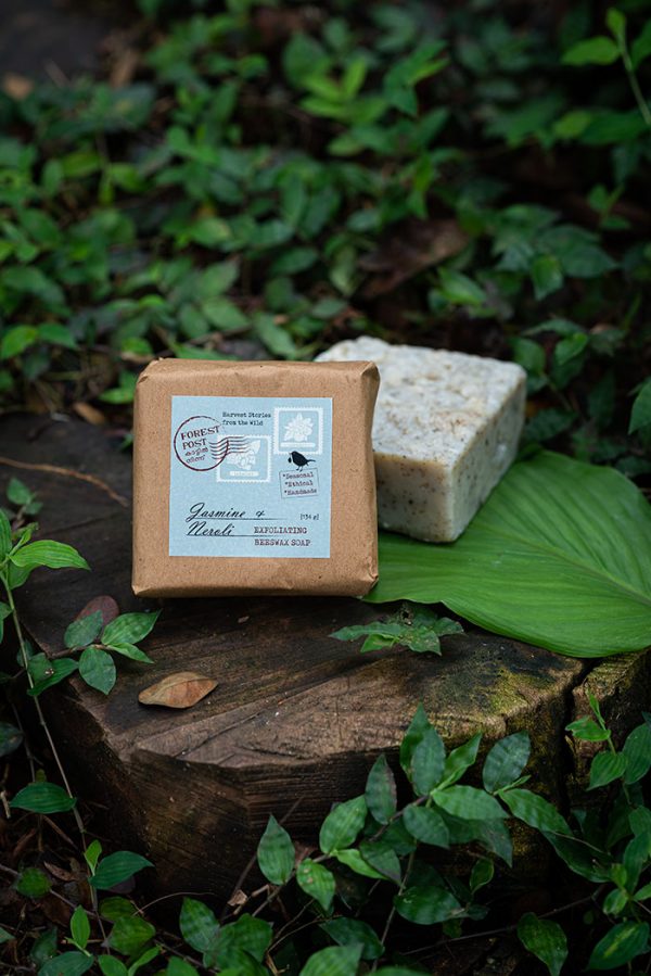 Jasmine & Neroli Exfoliating Beeswax Soap