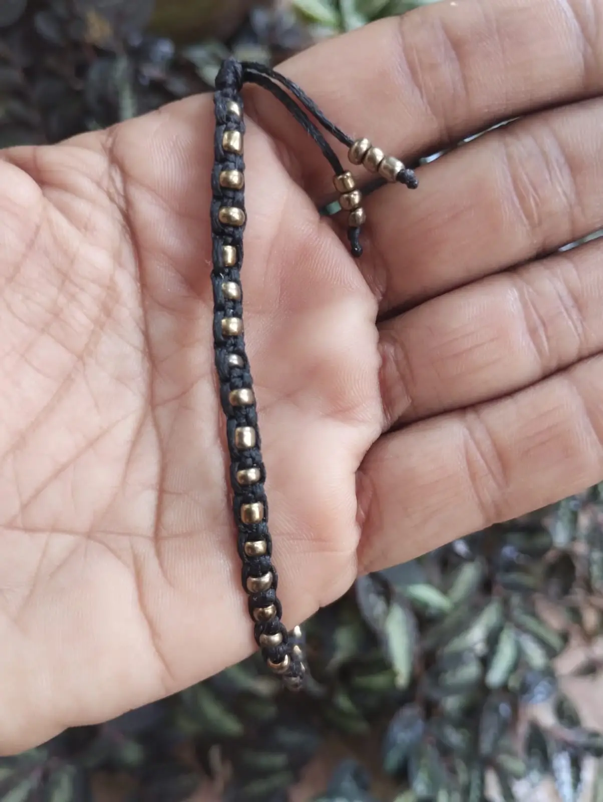 Macramé Anklet Black & Gold caterpillar