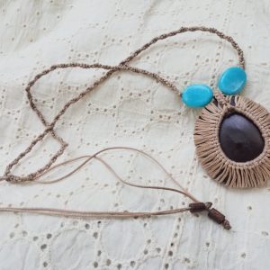 Macramé Seabean Necklace Beige with Blue beads