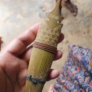 Puhaari - Signature Muthuva Comb