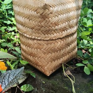Koombili/ Magazine Holder/ Laundry Basket with Lid (6″X 8″)
