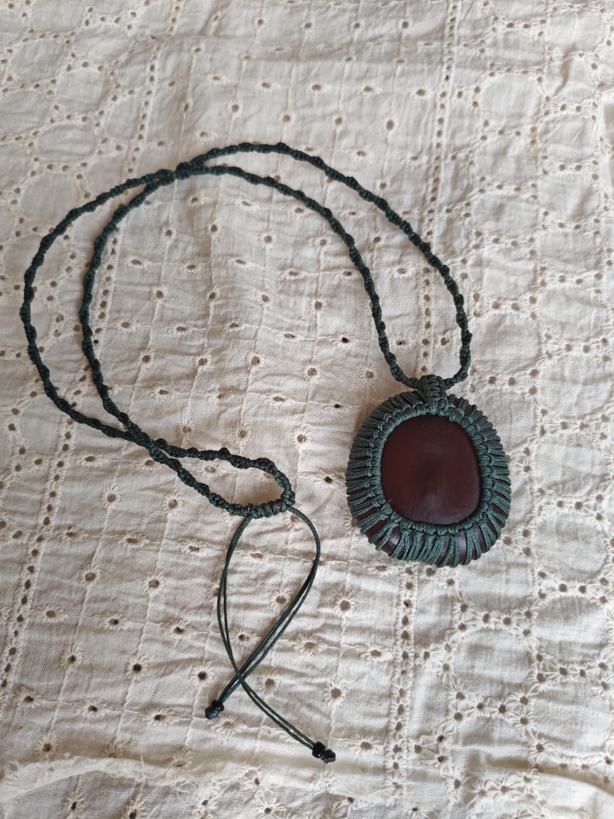 Flat Seabean Necklace (2 Shades)