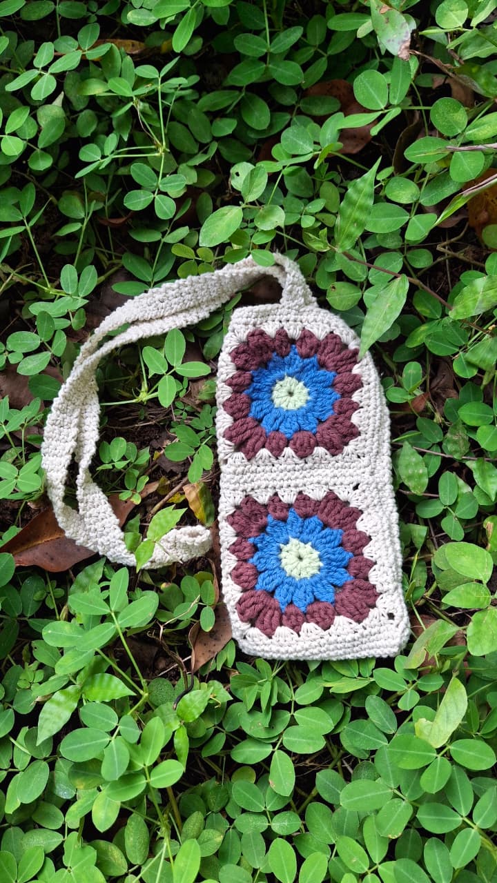 Macramé Blue Bloom Bottle Sling